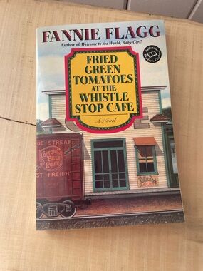 JUST IN Fried Green Tomatoes Whistle Stop Cafe Paperback Book Beach Summer Read